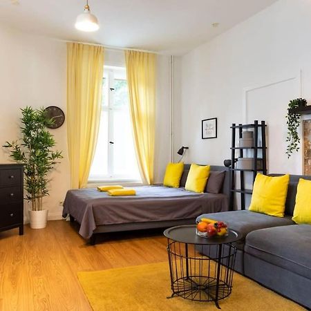 Shabby Chic Plus Self Checkin And Free Street Parking Berlin Exterior photo