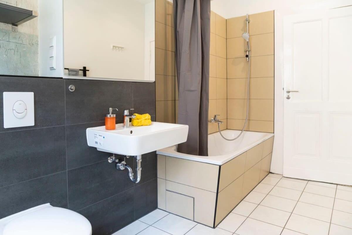 Shabby Chic Plus Self Checkin And Free Street Parking Berlin Exterior photo